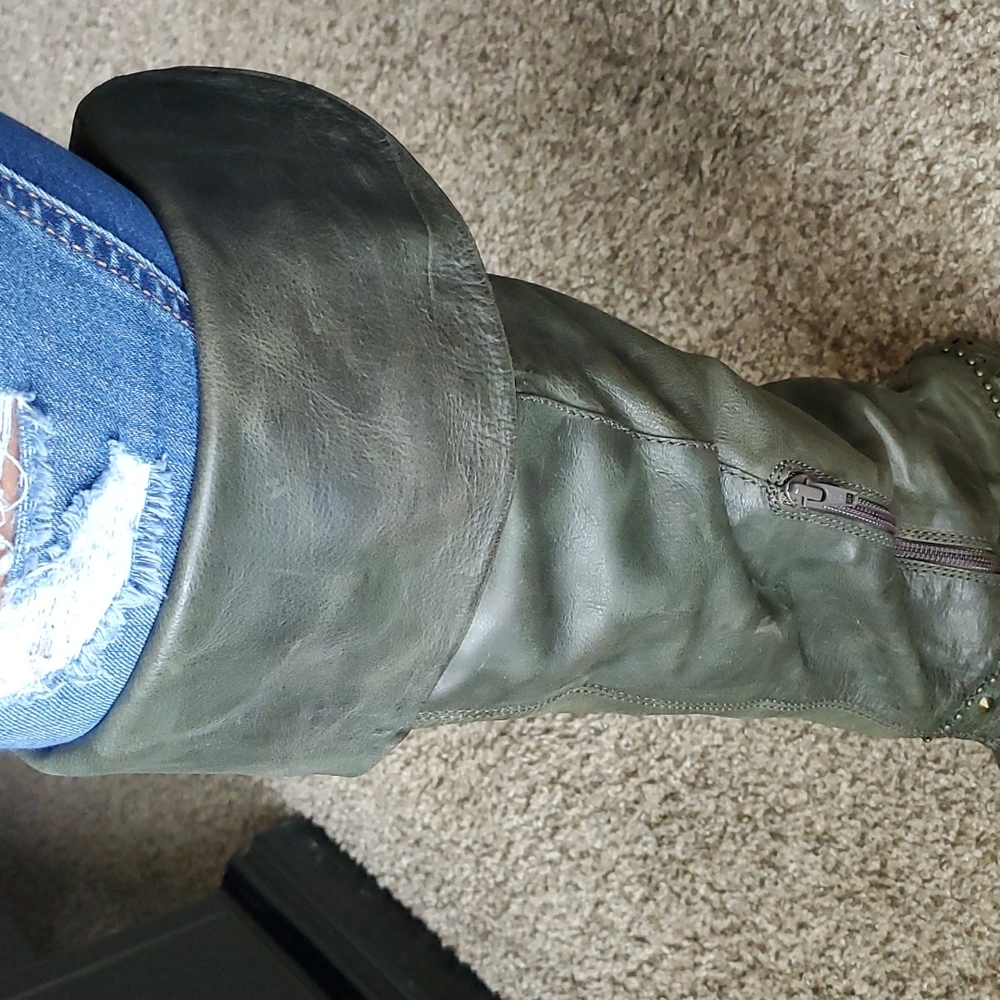 High Boots - Picture 7 of 9
